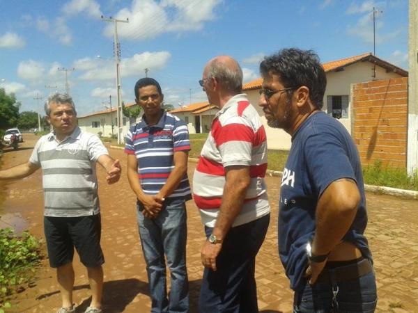 Prefeito Edílson Capote realiza visitas nos bairros de Barras - Imagem 1