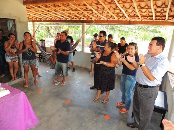 Prefeita Neuma Café prestigia aniversário de Lúcia Maria - Imagem 8