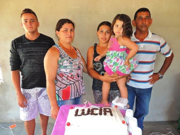 Prefeita Neuma Café prestigia aniversário de Lúcia Maria - Imagem 3