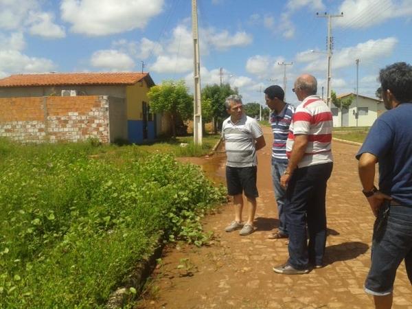 Prefeito Edílson Capote realiza visitas nos bairros de Barras - Imagem 2