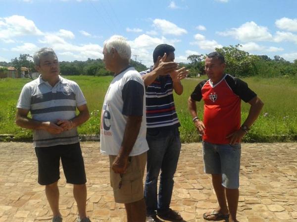 Prefeito Edílson Capote realiza visitas nos bairros de Barras - Imagem 6