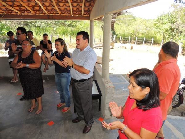 Prefeita Neuma Café prestigia aniversário de Lúcia Maria - Imagem 7