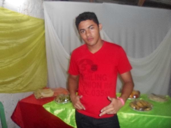 Tom Cleber faz um grande show em Valença - Imagem 12