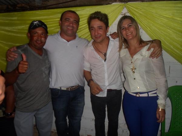 Tom Cleber faz um grande show em Valença 