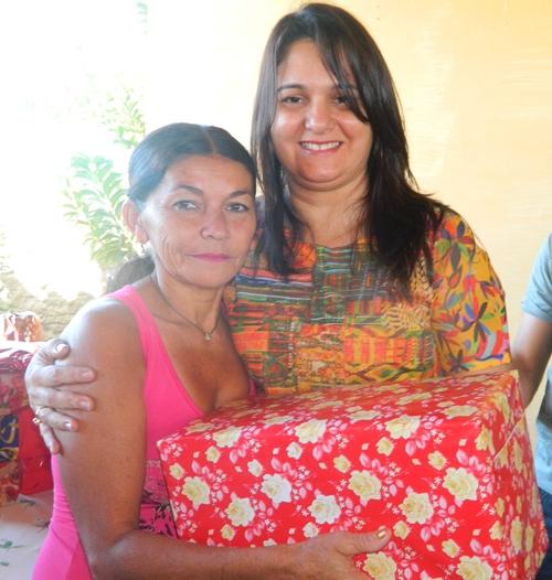 Comunidade Data Veados realizou festa em homenagem ao Dia das Maes - Imagem 23