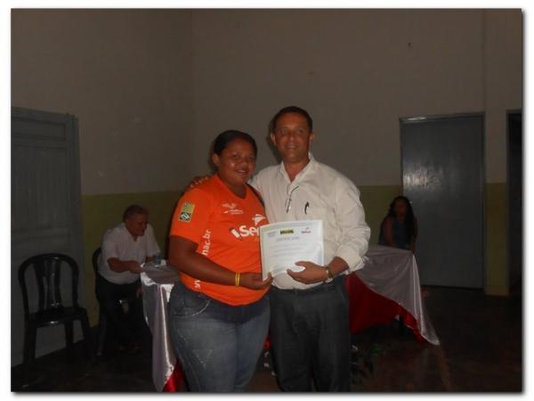 Solenidade de entrega de Certificados dos cursos de Auxiliar de Recursos Humanos, Vendedor, Manicure Pedicure e Salgadeiro  - Imagem 40