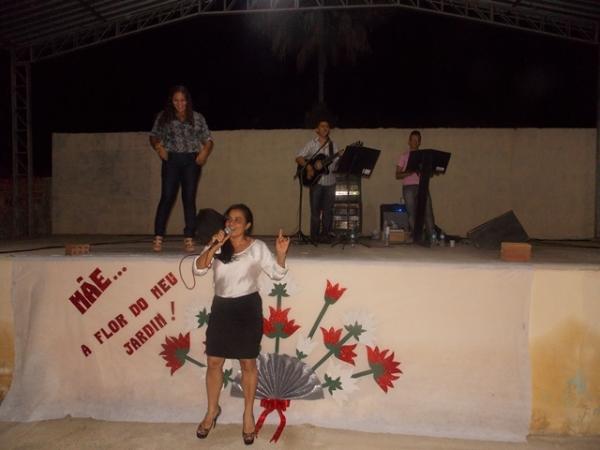 Secretaria municipal de educação promove festa em homenagem as mães - Imagem 16