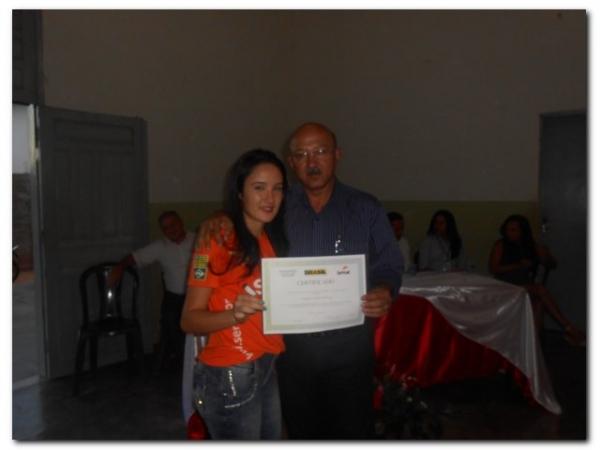 Solenidade de entrega de Certificados dos cursos de Auxiliar de Recursos Humanos, Vendedor, Manicure Pedicure e Salgadeiro  - Imagem 27