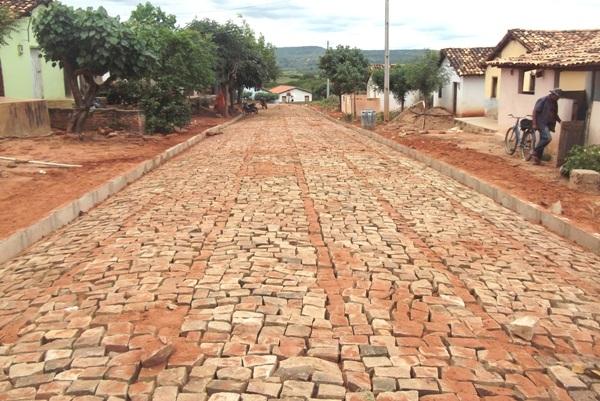 Prefeitura de Santa Rosa realiza obra de calçamento no Bairro Tanque - Imagem 2