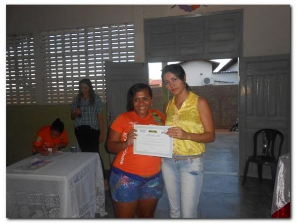 Solenidade de entrega de Certificados dos cursos de Auxiliar de Recursos Humanos, Vendedor, Manicure Pedicure e Salgadeiro  - Imagem 23