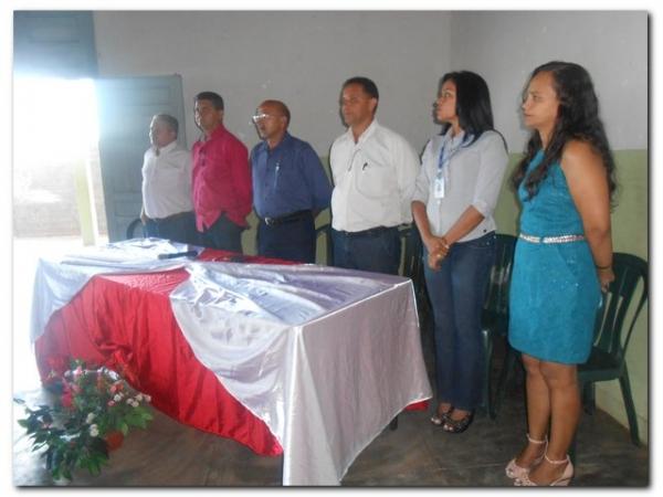 Solenidade de entrega de Certificados dos cursos de Auxiliar de Recursos Humanos, Vendedor, Manicure Pedicure e Salgadeiro  - Imagem 2