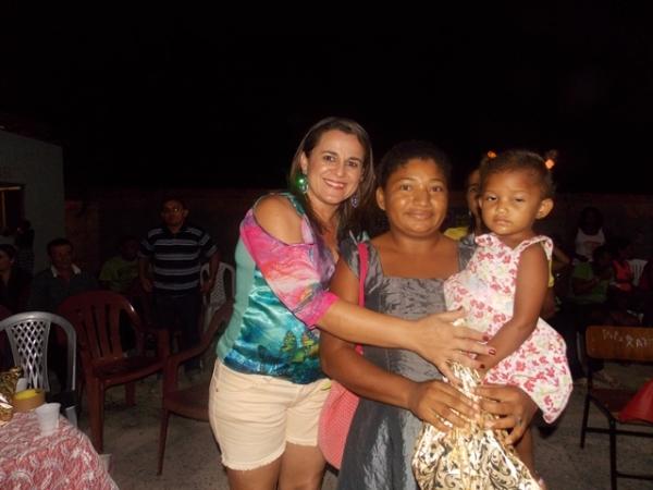 Secretaria municipal de educação promove festa em homenagem as mães - Imagem 9