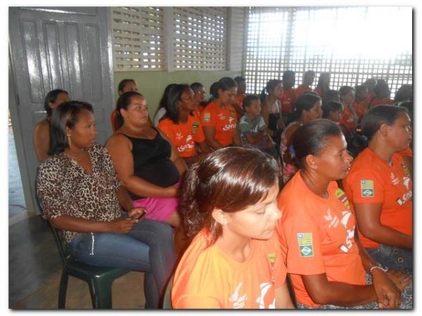 Solenidade de entrega de Certificados dos cursos de Auxiliar de Recursos Humanos, Vendedor, Manicure Pedicure e Salgadeiro  - Imagem 6
