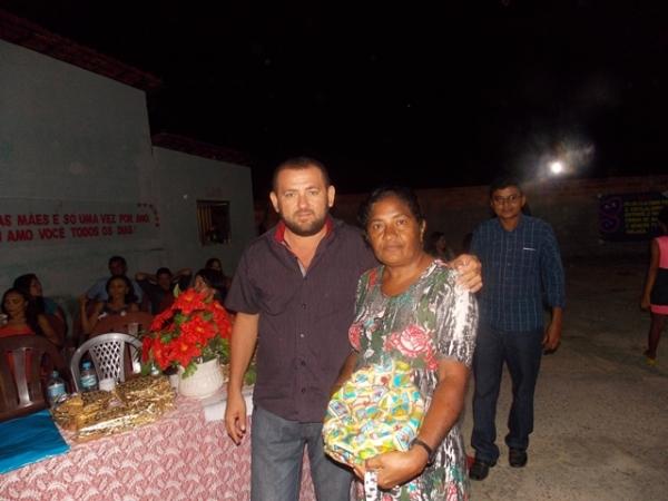 Secretaria municipal de educação promove festa em homenagem as mães - Imagem 17