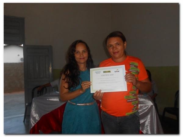 Solenidade de entrega de Certificados dos cursos de Auxiliar de Recursos Humanos, Vendedor, Manicure Pedicure e Salgadeiro  - Imagem 18