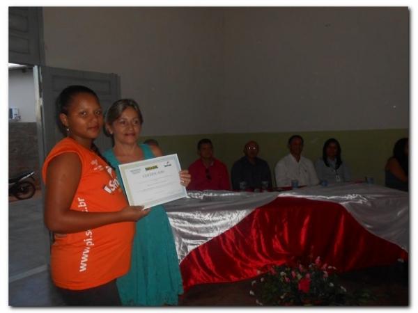 Solenidade de entrega de Certificados dos cursos de Auxiliar de Recursos Humanos, Vendedor, Manicure Pedicure e Salgadeiro  - Imagem 26