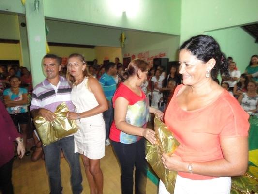 Mães são homenageadas pela Prefeitura de N. S. dos Remédios - Imagem 6