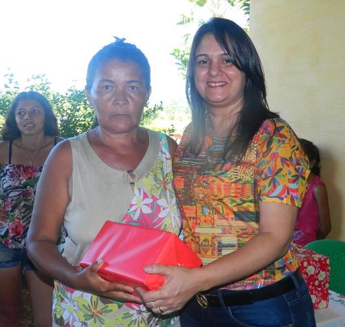 Comunidade Data Veados realizou festa em homenagem ao Dia das Maes - Imagem 33