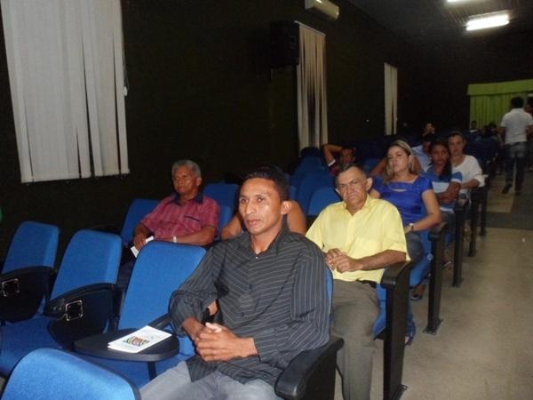 Prefeito Walfredo empossa o Conselho Municipal de Pessoas Portadoras de Deficiência  - Imagem 5