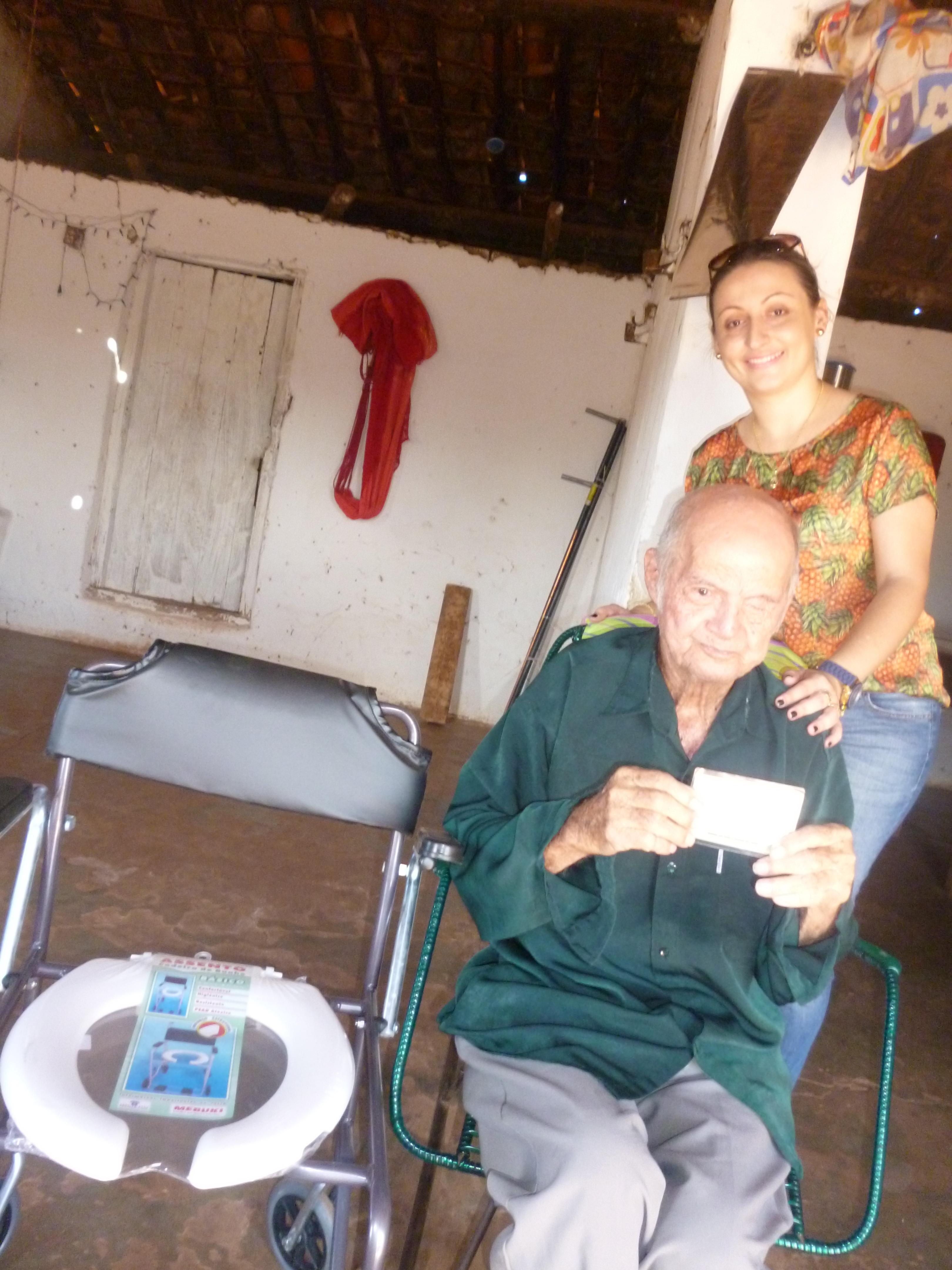 NASF de Isaías Coelho, fez entrega de uma cadeira de rodas e banho na localidade Malhada