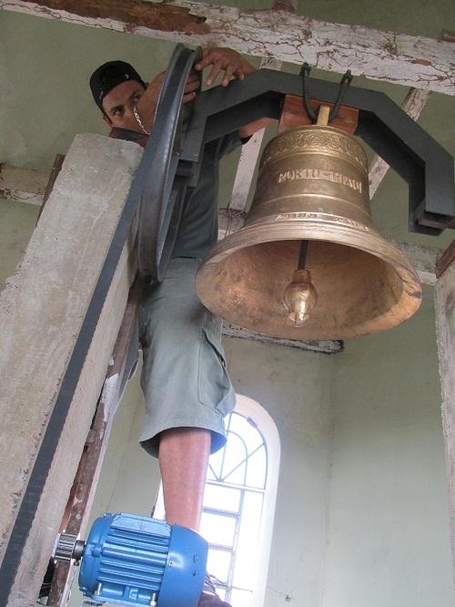 A Paróquia Nossa Senhora da Conceição recebeu hoje o seu novo sino - Imagem 1