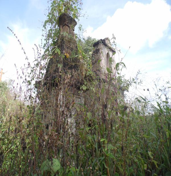 Matagal assusta! Cemitério da Lagoa de Fora tomado pelo mato - Imagem 3