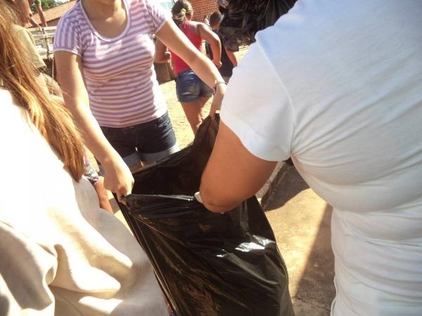 Secretária de Saúde em parceria com as escolas na prevenção contra dengue no Buriti do Castelo - Imagem 7