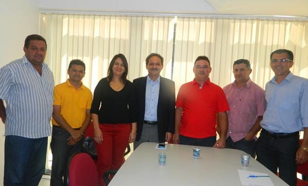 Prefeita de Brasileira e Vereadores estiveram reunidos com o Deputado Wilson Brandão - Imagem 3