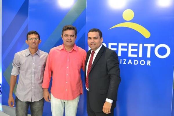 Pimenteiras se destaca durante entrega do Prêmio Prefeito Realizador - Imagem 1