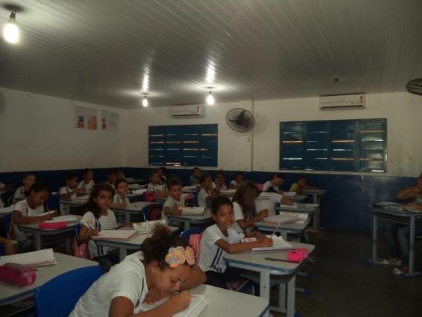 Prefeitura Municipal de São Félix em parceria com a Secretaria de Educação climatiza a Escola Mun. Pe. Anchieta - Imagem 2