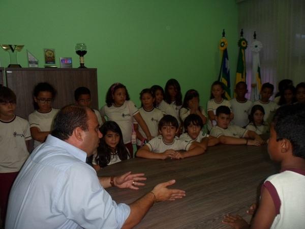 Prefeito Walfredo Filho recebe alunos para falar sobre Administração Municipal - Imagem 4