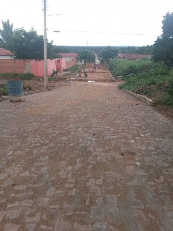Mais uma Rua do Bairro São José recebe calçamento - Imagem 5