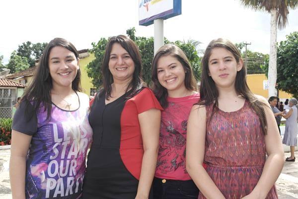 Parabéns para os aniversariantes do dia: Prefeita Paula Araujo e Vereador Silvino Ribeiro - Imagem 1