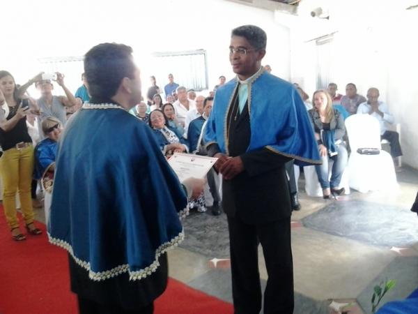 José Teixeira e Padre Rivaldo tornam-se ‘imortais’ na Academia de Letras do Médio Parnaíba - Imagem 11