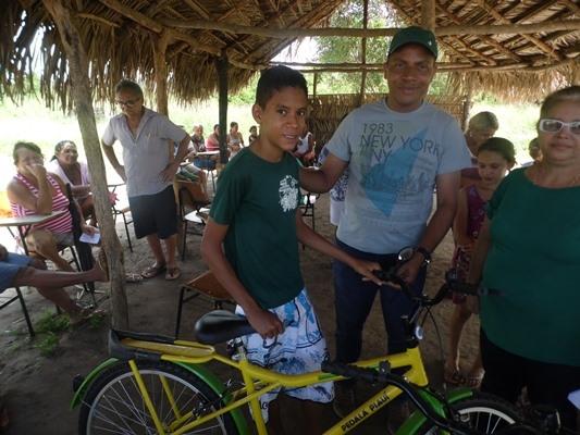 Prefeito Joel entrega bicicletas para estudantes da zona rural de Miguel Leão - Imagem 2