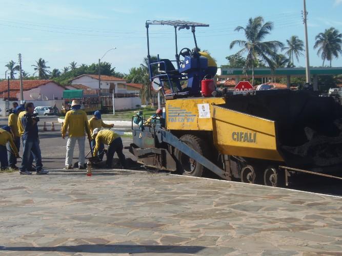Adriane Prado recepciona governador e deputada em obra de Luís Correia