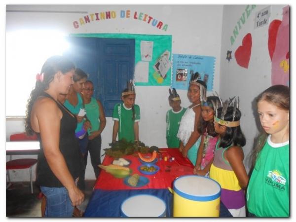 Escola Municipal Tia Nenen Brito comemora Dia do Índio, dia de Tiradentes, dia do Livro e a Páscoa - Imagem 20