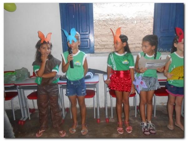 Escola Municipal Tia Nenen Brito comemora Dia do Índio, dia de Tiradentes, dia do Livro e a Páscoa - Imagem 40