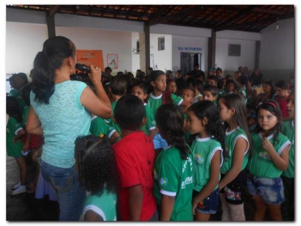 Escola Municipal Tia Nenen Brito comemora Dia do Índio, dia de Tiradentes, dia do Livro e a Páscoa - Imagem 2