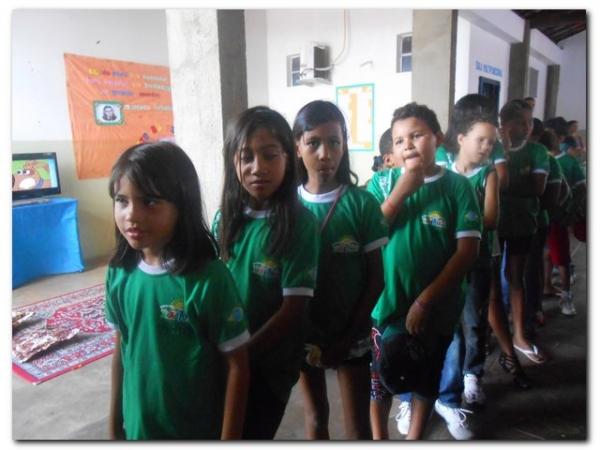 Escola Municipal Tia Nenen Brito comemora Dia do Índio, dia de Tiradentes, dia do Livro e a Páscoa - Imagem 6