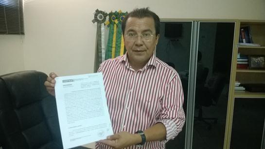 Prefeito Jonas Moura assina convênio para implantação de iluminação em vias públicas - Imagem 1