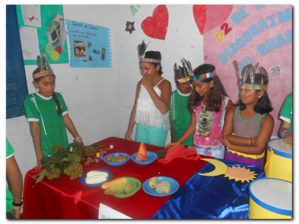 Escola Municipal Tia Nenen Brito comemora Dia do Índio, dia de Tiradentes, dia do Livro e a Páscoa - Imagem 26