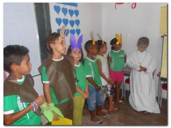Escola Municipal Tia Nenen Brito comemora Dia do Índio, dia de Tiradentes, dia do Livro e a Páscoa - Imagem 36