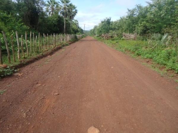 PREFEITURA RECUPERA ALGUMAS ESTRADAS NA ZONA RURAL DE BATALHA - Imagem 4