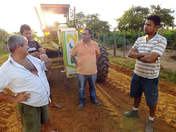 Prefeito Alecxo Belo visita obras de Recuperação de Estradas Rurais - Imagem 16