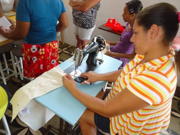 Secretaria Municipal de Assistência Social Promove Curso de Corte e Costura - Imagem 11