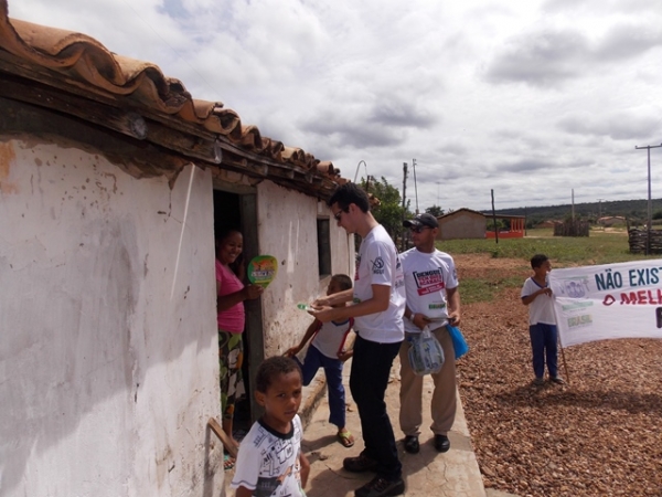 Secretaria de Saúde realiza “Dia D” de combate à dengue nas comunidades Melancias e Serrinha - Imagem 7