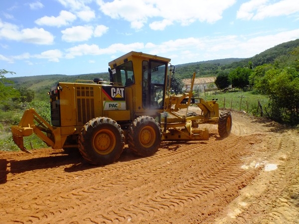 Prefeito Alecxo Belo visita obras de Recuperação de Estradas Rurais - Imagem 8