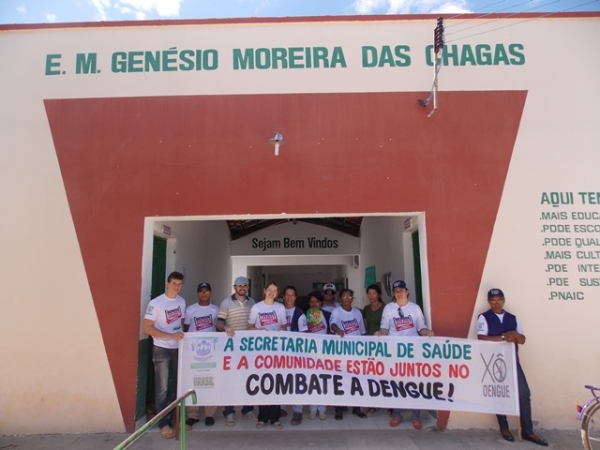 Secretaria municipal de Saúde realiza campanha preventiva contra a Dengue - Imagem 19