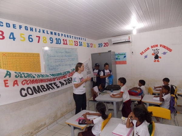 Secretaria municipal de Saúde realiza campanha preventiva contra a Dengue - Imagem 18